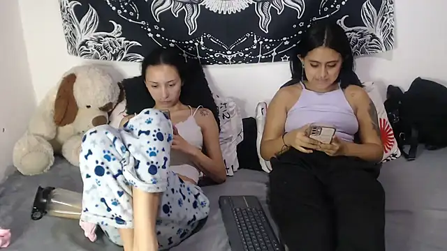 abby_n_emily Pertunjukan Webcam