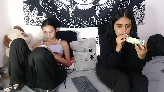 abby_n_emily 网络视讯表演