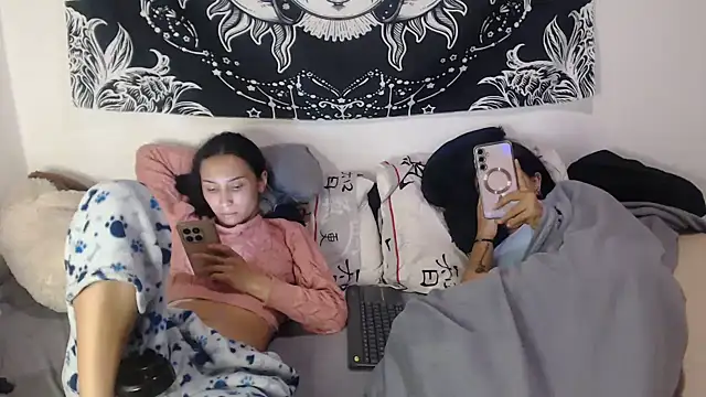 abby_n_emily's Webcam Show