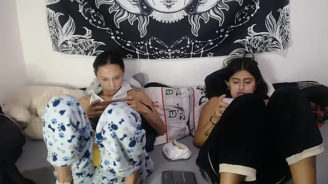 abby_n_emily: διαδικτυακό σόου στην κάμερα