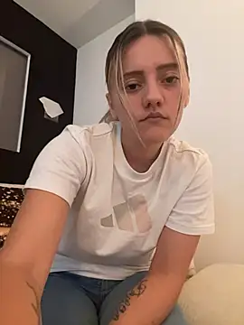 Show modela kelyaah na web-kameri