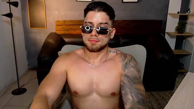 Mike_montoya01 Pertunjukan Webcam