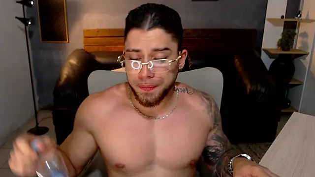 แชท XXX สดของ Mike_montoya01