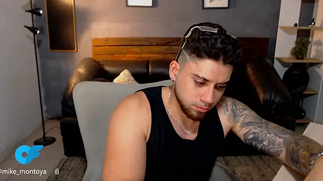 Mike_montoya01 Adlı Modelin Canlı XXX Sohbeti
