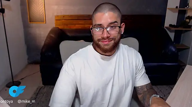 Mike_montoya01 webkamerás műsora