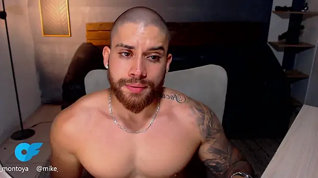 Mike_montoya01 webkamerás műsora