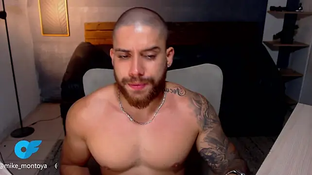 Mike_montoya01 Webcam-Show