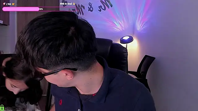 Živý XXX chat Mikeyvioleta_