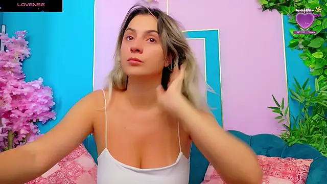 AriannaSins' Live XXX Chat