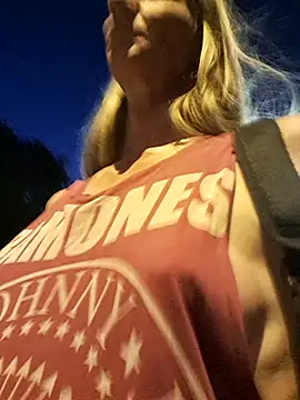 Cheryl_F Show in webcam