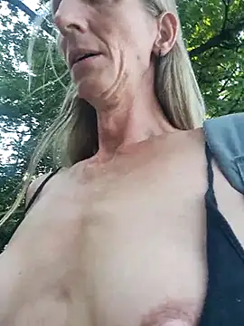 Cheryl_F Show in webcam