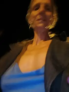 Cheryl_F Show in webcam