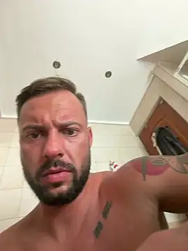 Show modela twardyadam5 na web-kameri