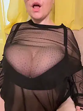 CurvyVelvetXO 现场XXX聊天