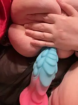 Živý XXX chat CurvyVelvetXO