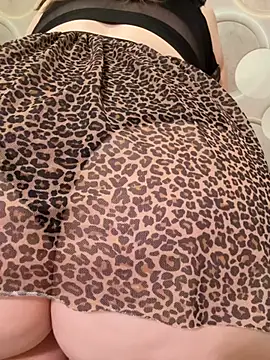 CurvyVelvetXO: онлайн-секс-чат