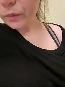 CurvyVelvetXOのウェブカメラショー