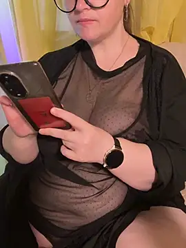 Show modela CurvyVelvetXO na web-kameri
