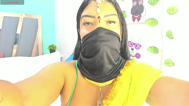 Iniya_Parul élő XXX-chatje