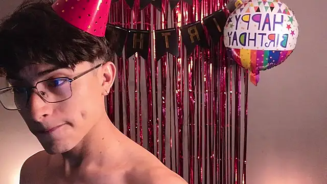 Aaron_Eze 网络视讯表演