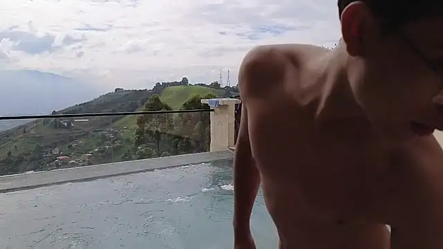 Aaron_Ezeのウェブカメラショー