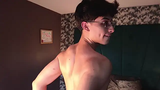 Aaron_Eze Pertunjukan Webcam