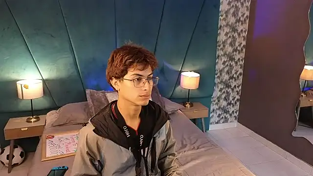 Aaron_Eze Pertunjukan Webcam