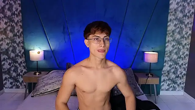 Aaron_Eze Adlı Modelin Web Kamerası Şovu