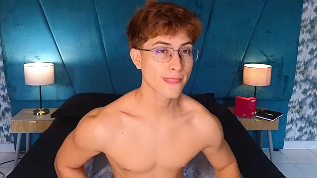 Aaron_Eze Pertunjukan Webcam
