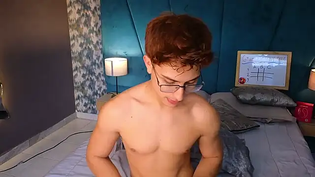 Aaron_Eze Pertunjukan Webcam