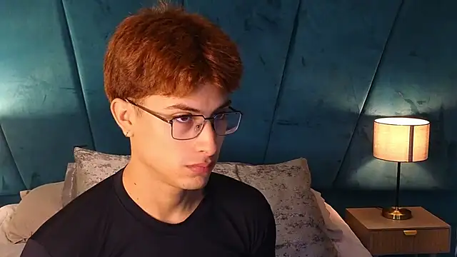 Aaron_Eze 网络视讯表演