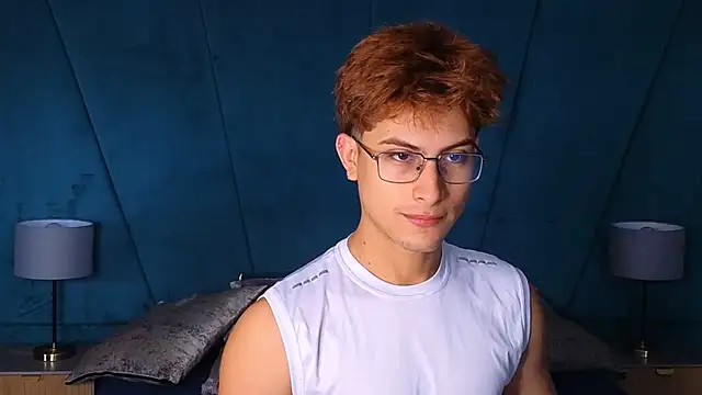 Show modela Aaron_Eze na web-kameri