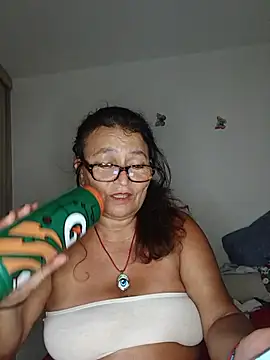 mamilola's Live Chat Room