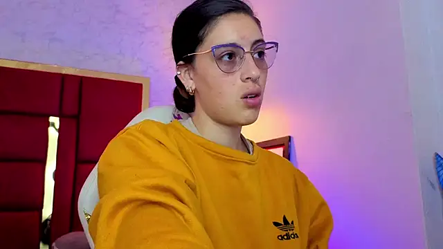 moon_winyn Live XXX chat