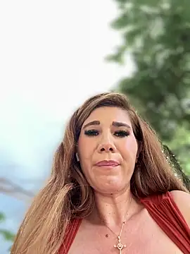 Webkamerová show didihairypussy