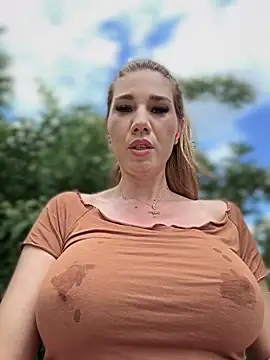 Pokazy przed kamerką – didihairypussy