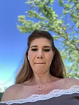 Webkamerová show didihairypussy