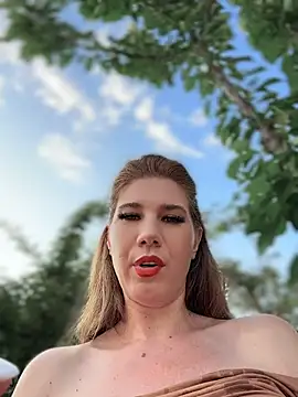 Pokazy przed kamerką – didihairypussy