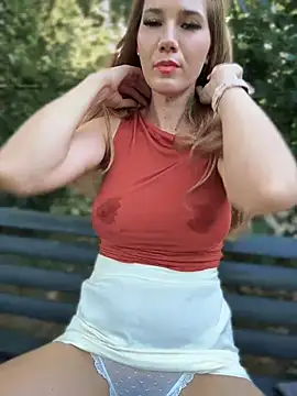 Webkamerová show didihairypussy