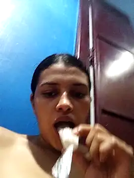 single_virgin: διαδικτυακό σόου στην κάμερα