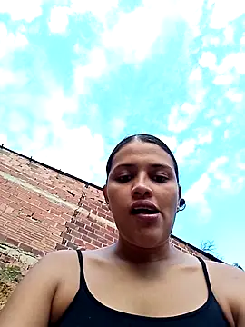 single_virgin: διαδικτυακό σόου στην κάμερα