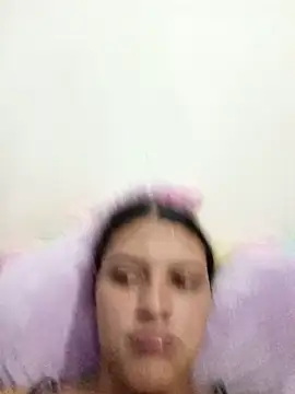 single_virgin Adlı Modelin Web Kamerası Şovu