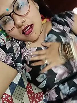 Chat +18 de Heyy_Anshi ao vivo