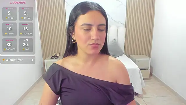 Aziz_daud Show in webcam