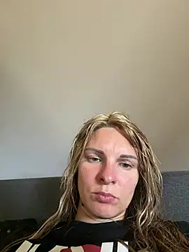 kinkysarahx élő XXX-chatje
