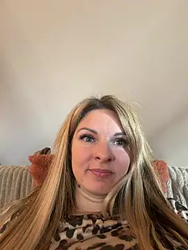 kinkysarahx Show in webcam