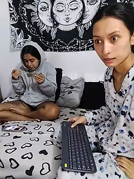 Chatroom XXX en direct de emily_n_abby