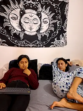 emily_n_abby webcam show