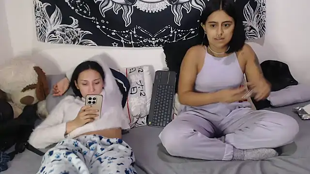 emily_n_abby Adlı Modelin Web Kamerası Şovu