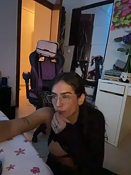 TellmeCatt's Webcam Show